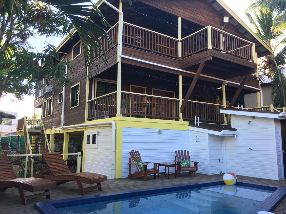 Driftwood Gardens Guesthouse Placencia Exteriör bild
